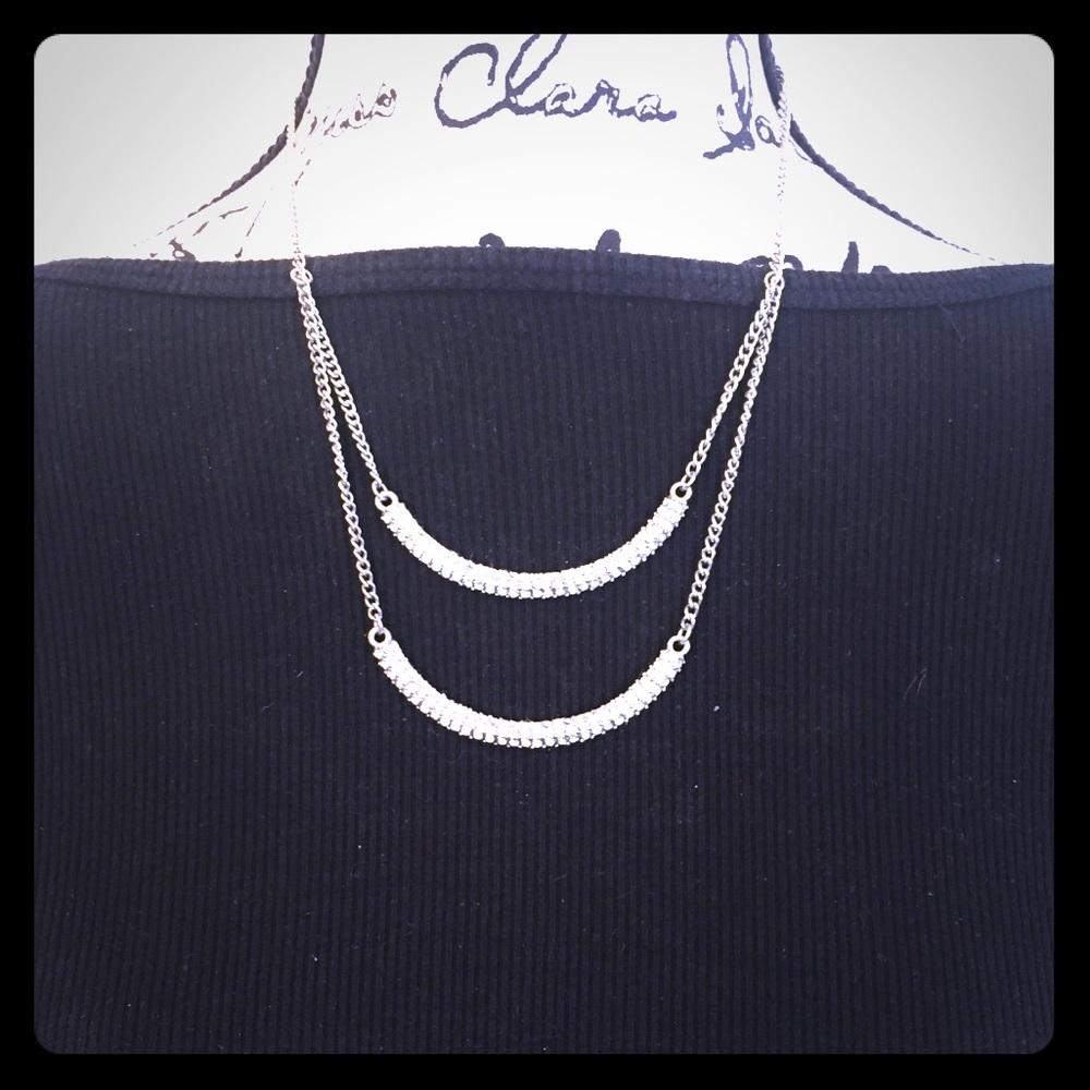 Silver textured, layered necklace.